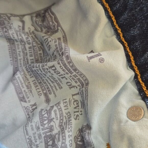 LEVI'S 501 Dark Wash Cut-Off High Rise Jean Shorts size 30 - Picture 11 of 12